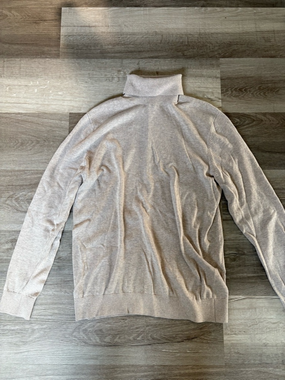 H&M Men's Lightweight Turtleneck Sweater in Light Beige